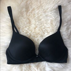 Victoria’s Secret Fabulous Plunge Push-up 32C